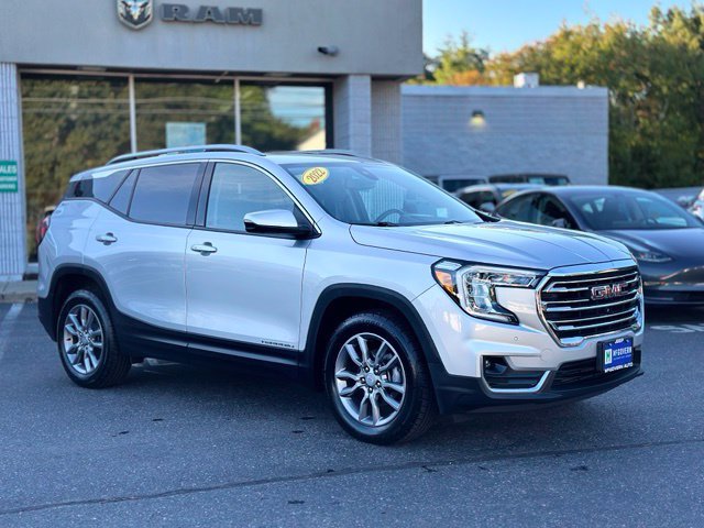 Used 2022 GMC Terrain SLT w/ Tech Package AWD/4WD image 9
