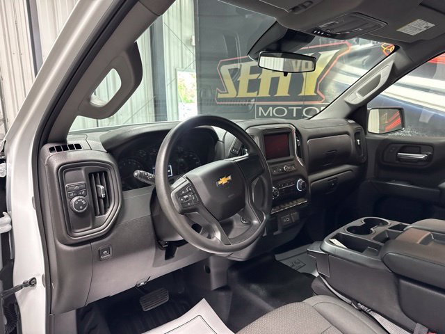 Used 2025 Chevrolet Silverado 1500 W/T RWD image 6