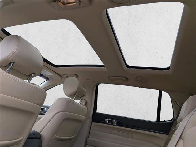 Used 2013 Lincoln MKT AWD image 20