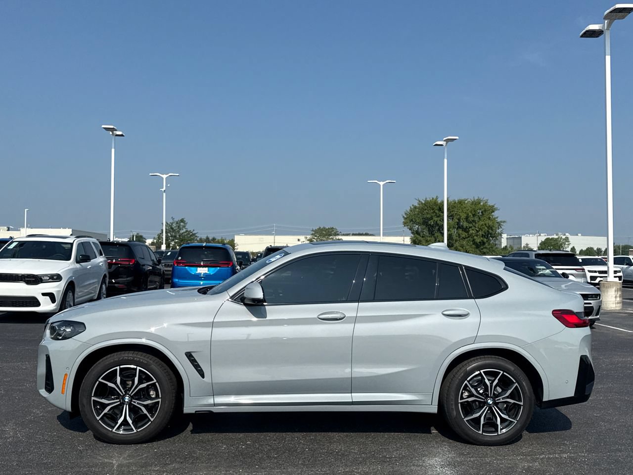 Used 2023 BMW X4 xDrive30i w/ M Sport Package AWD/4WD image 6