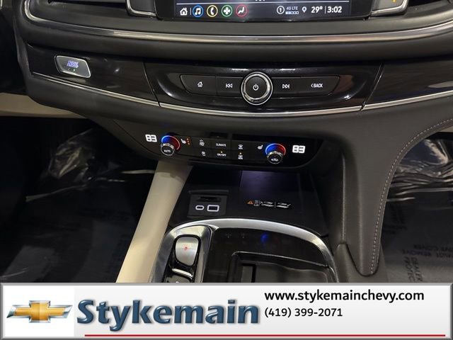 Used 2023 Buick Enclave Essence image 21