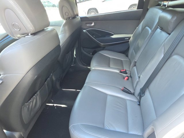 Used 2017 Hyundai Santa Fe SE FWD image 14