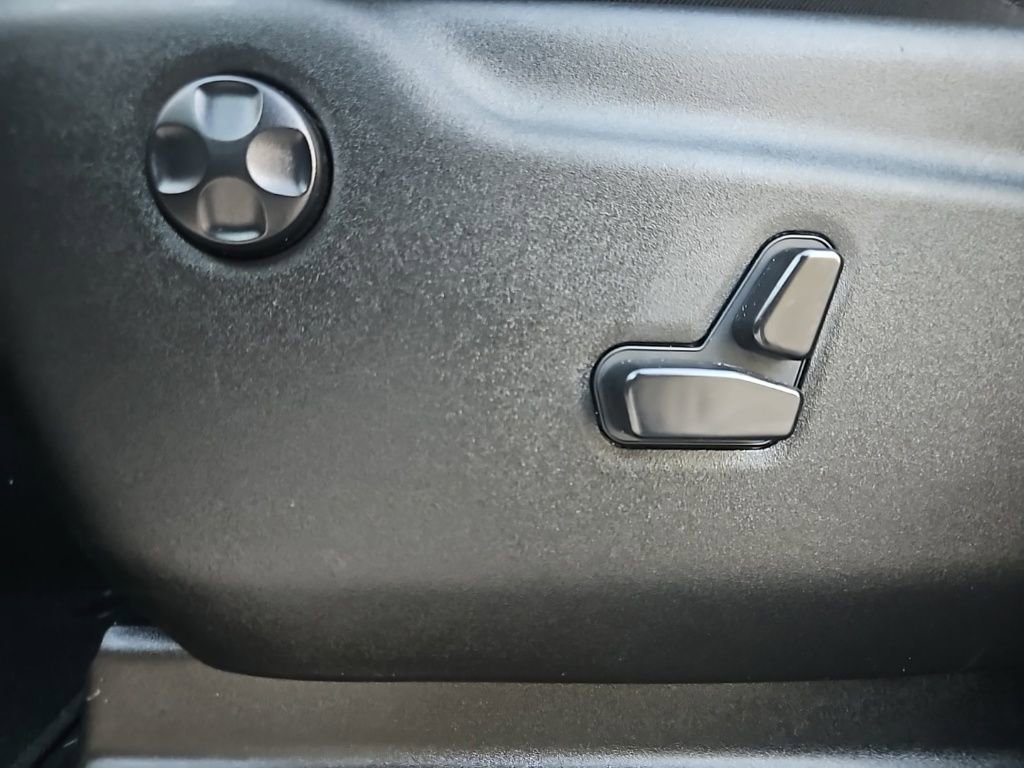 Used 2023 Dodge Durango GT image 15