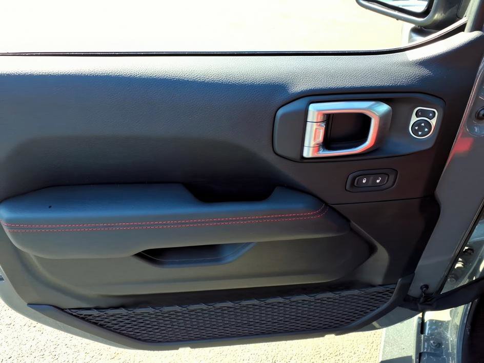 Used 2023 Jeep Wrangler Unlimited Rubicon 4xe image 16