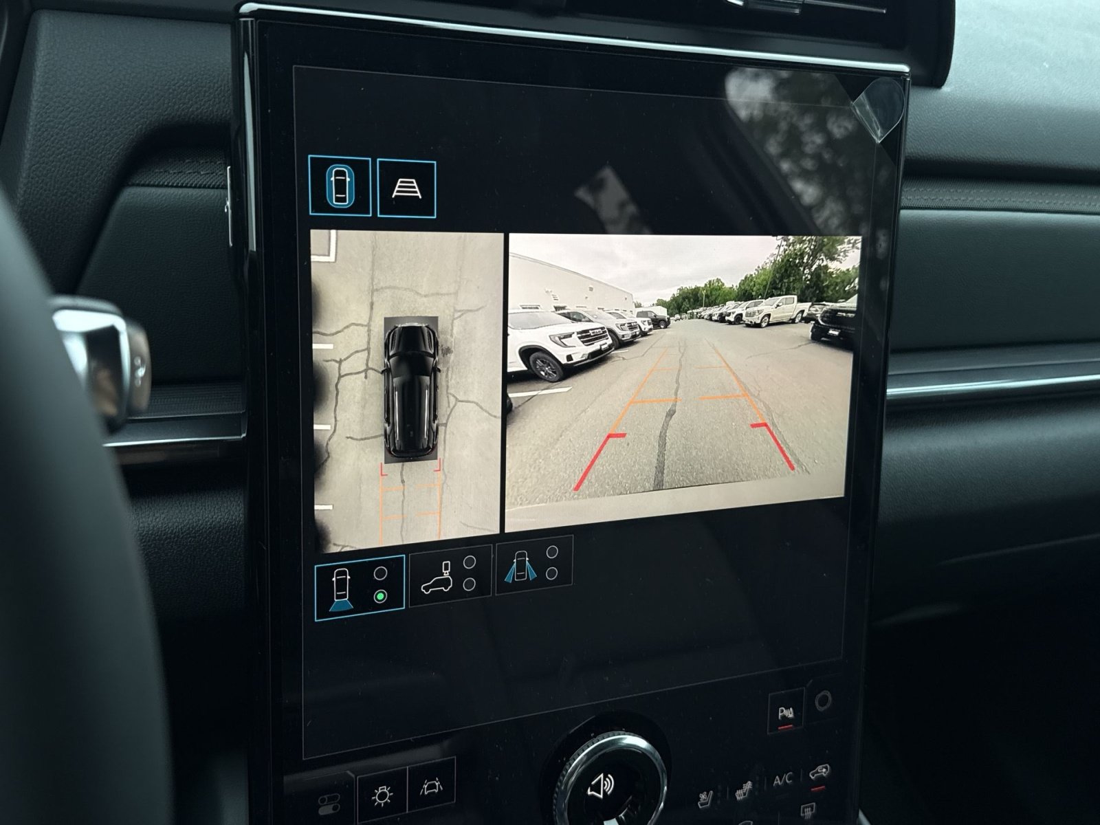 New 2026 GMC Terrain AT4 w/ Convenience Package III AWD/4WD image 19