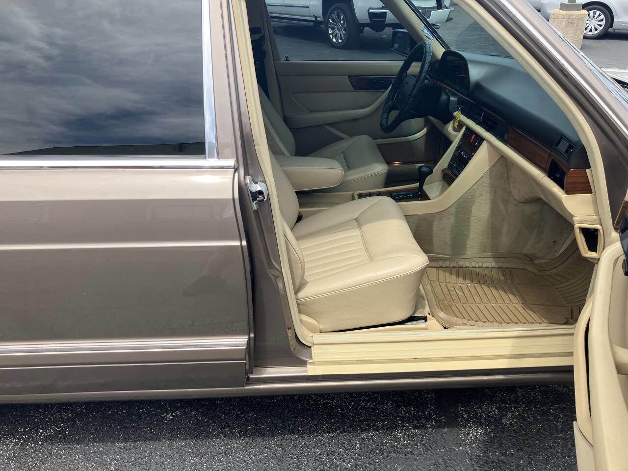 Used 1988 Mercedes-Benz 420 SEL image 26