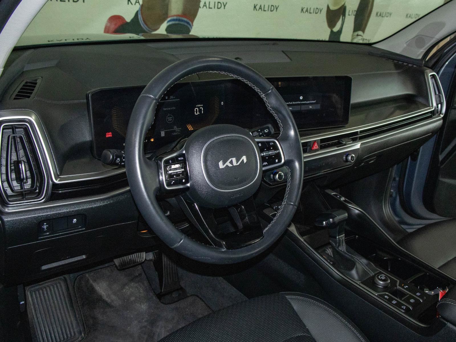 Used 2025 Kia Sorento S w/ Panoramic Sunroof Package image 6