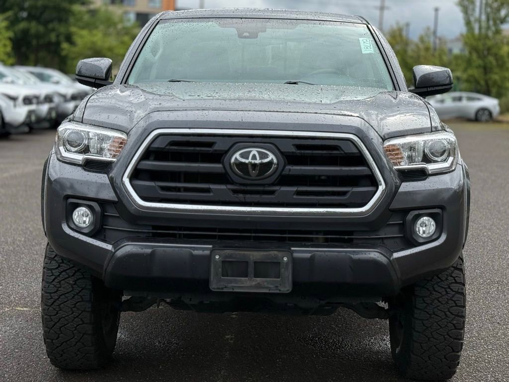 Used 2018 Toyota Tacoma SR5 AWD/4WD image 8