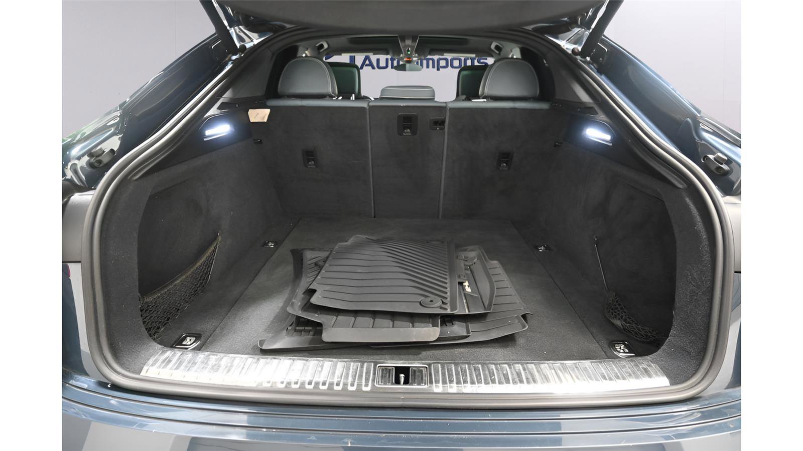 Used 2020 Audi e-tron Prestige w/ Prestige Package image 17