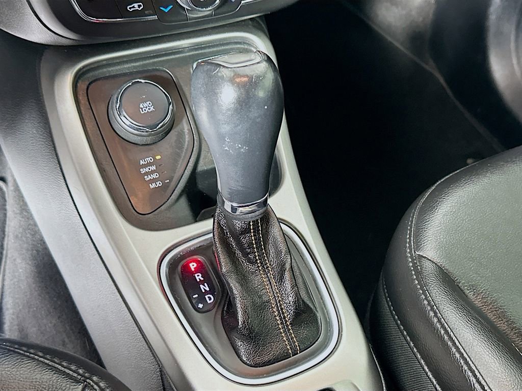 Used 2018 Jeep Compass Latitude w/ Popular Equipment Group image 16