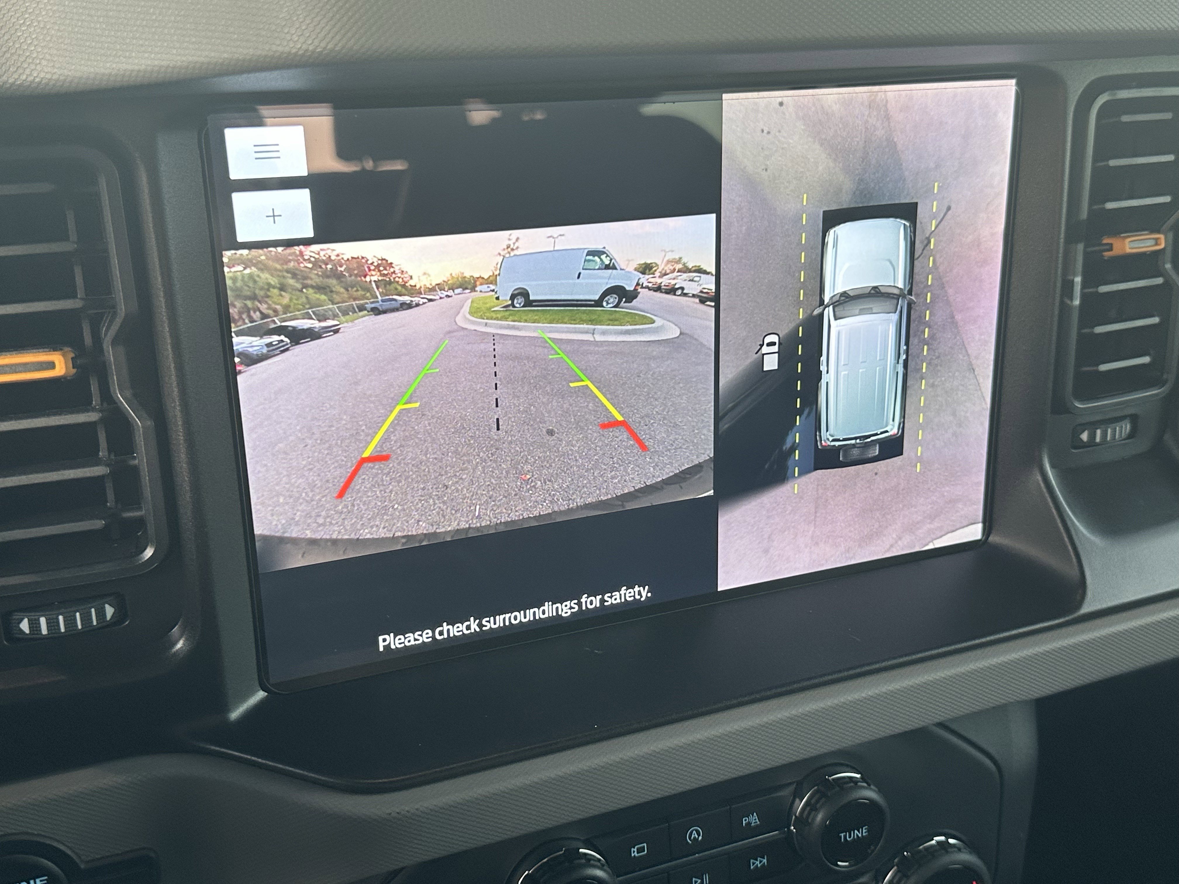 Used 2023 Ford Bronco Badlands image 26