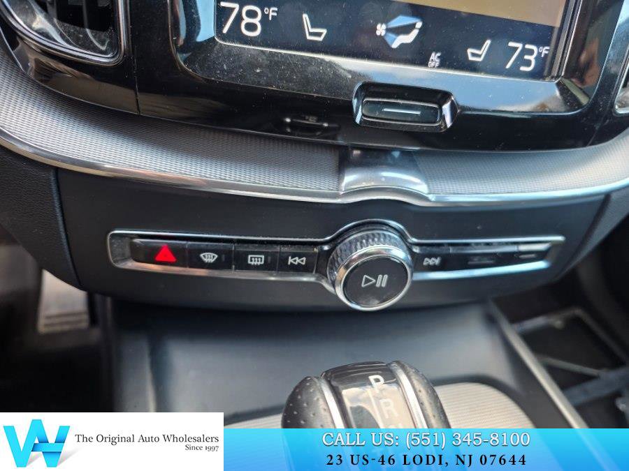 Used 2018 Volvo XC60 T6 R-Design w/ Convenience Package image 25