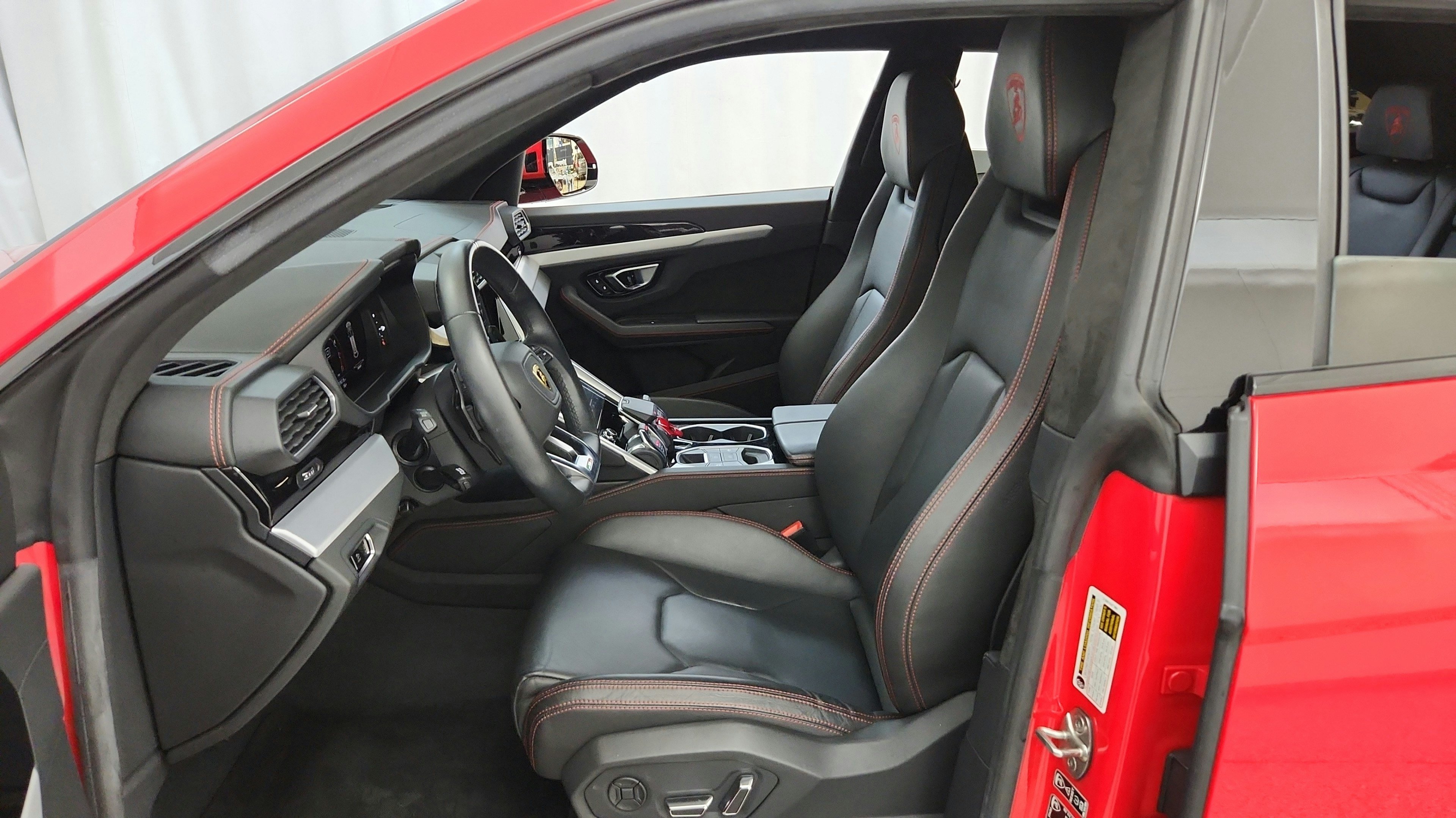 Used 2022 Lamborghini Urus AWD/4WD image 18