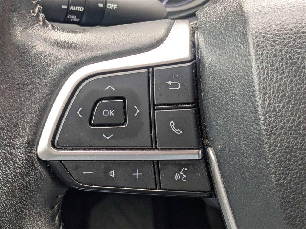 Used 2024 Toyota Highlander XLE image 21