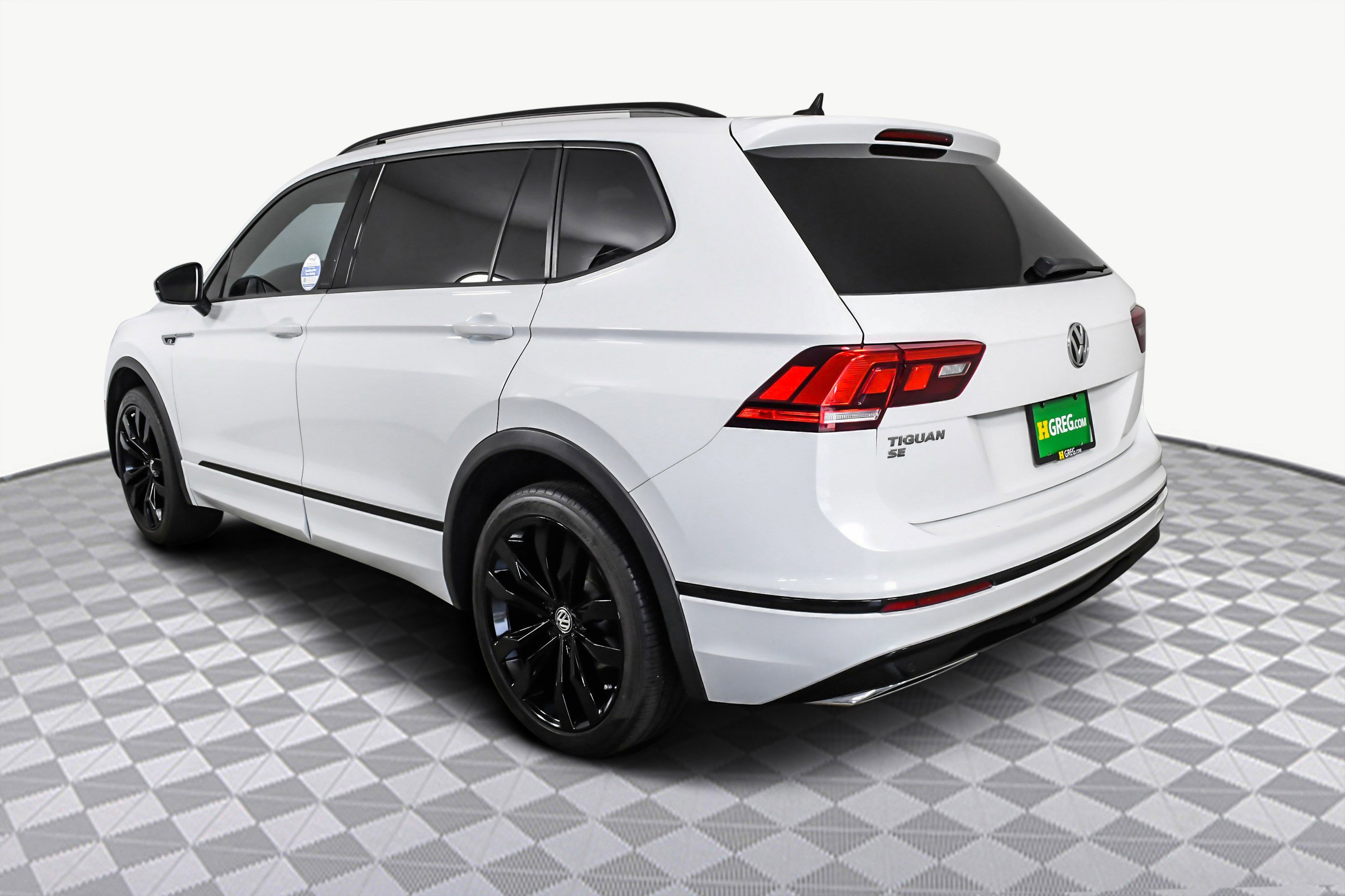 Used 2021 Volkswagen Tiguan SE R-Line image 6