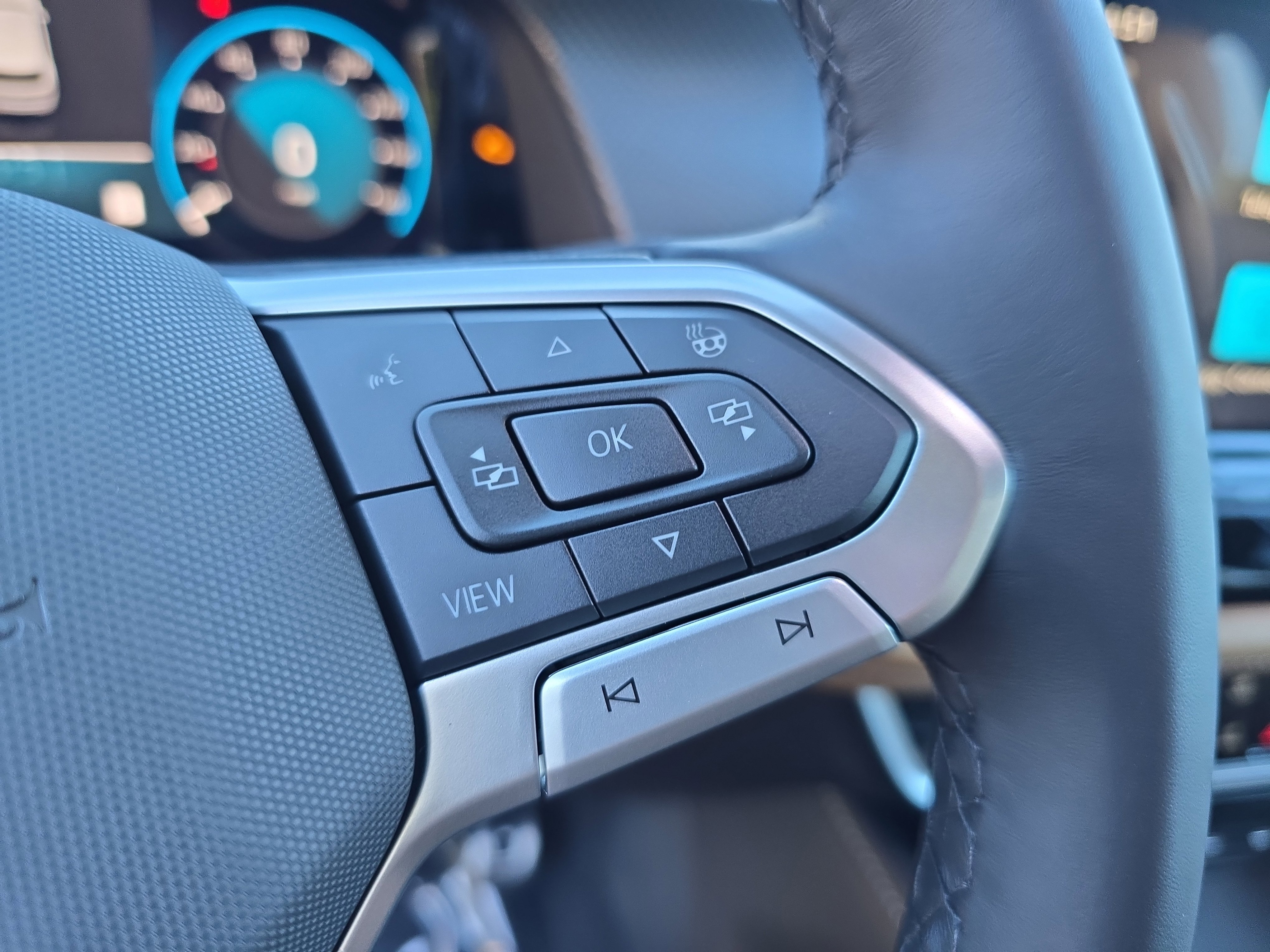 New 2026 Volkswagen Atlas Cross Sport SEL R-Line image 18