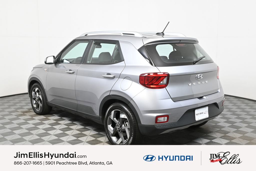 Certified 2023 Hyundai Venue SEL video 3