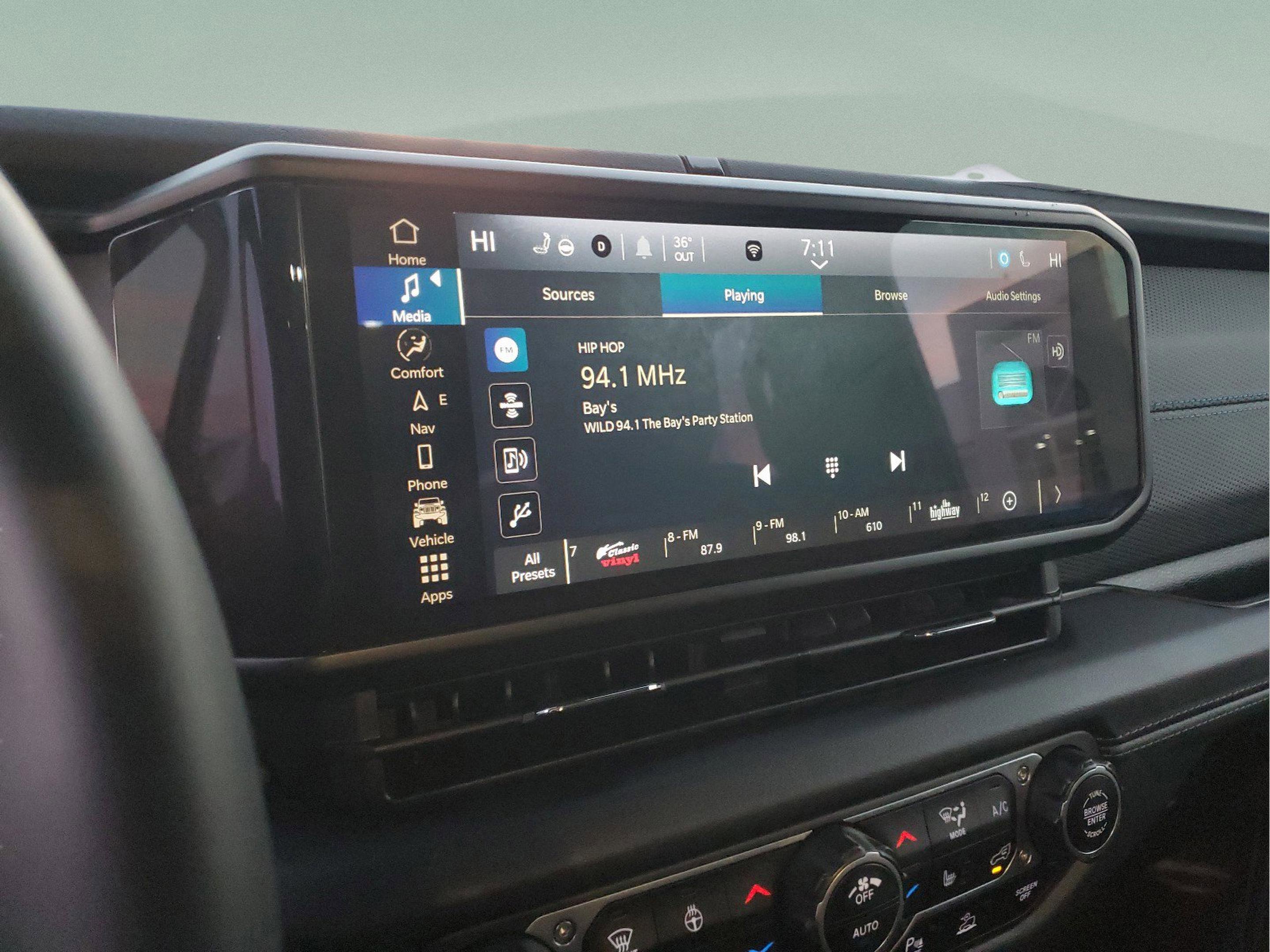 Used 2024 Jeep Wrangler Unlimited Rubicon 4xe w/ Technology Group image 18