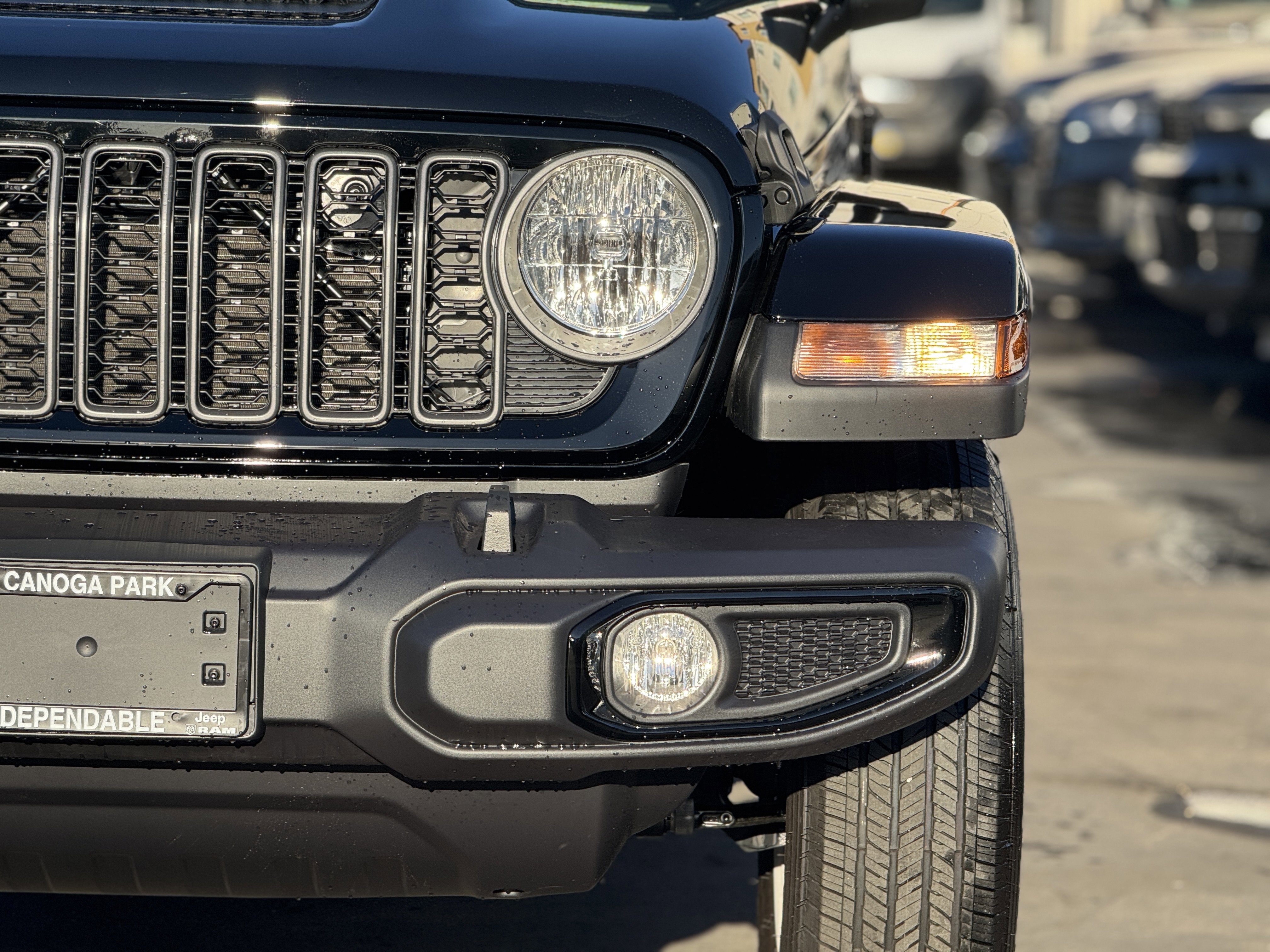 New 2025 Jeep Gladiator Sport image 9