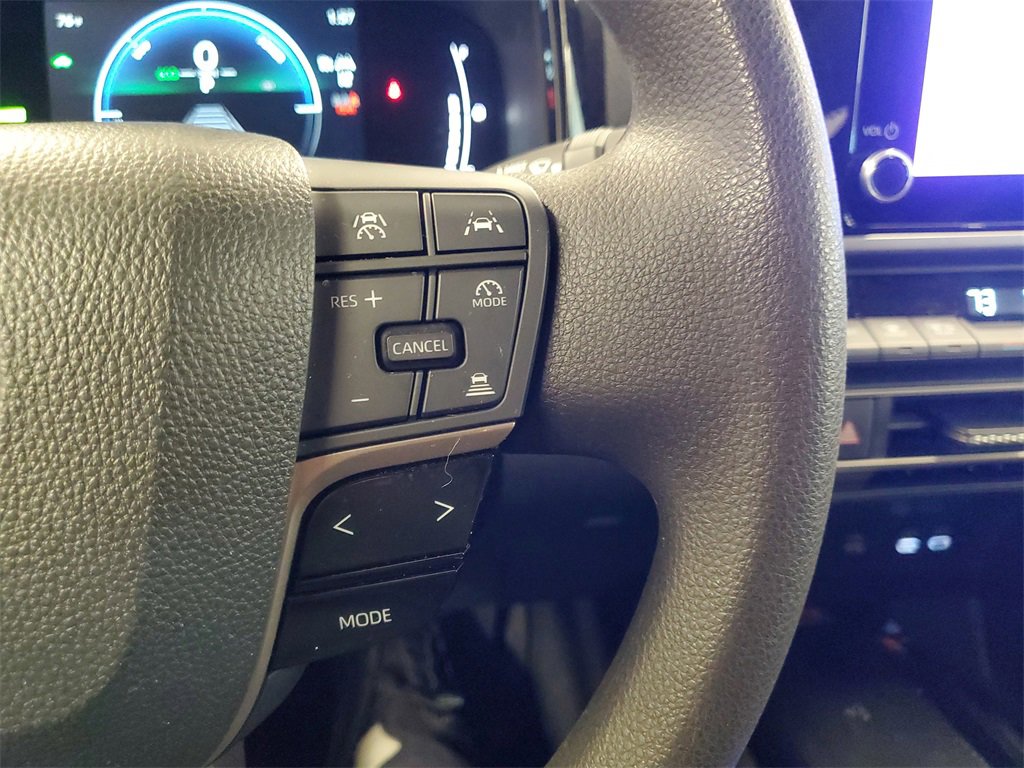 Used 2025 Toyota Camry LE image 21