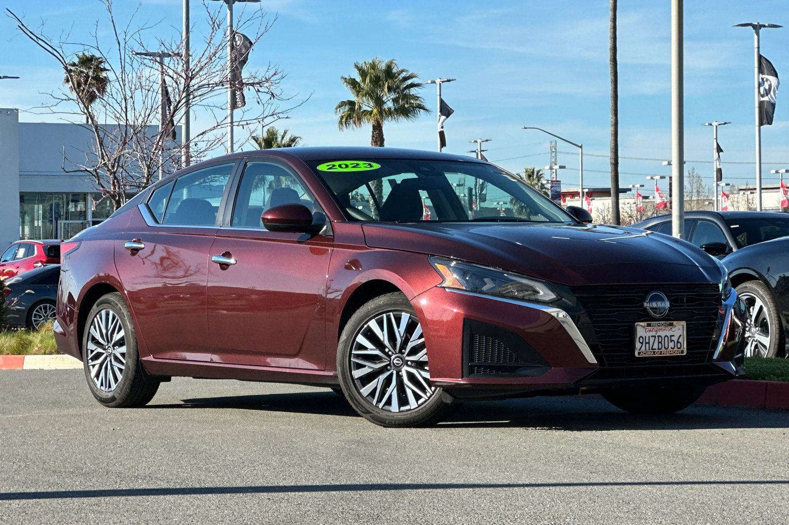 Used 2023 Nissan Altima 2.5 SV image 2