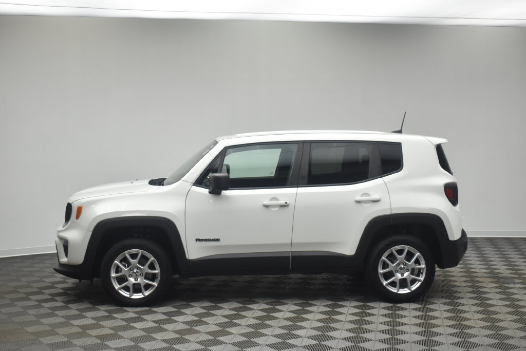 Used 2023 Jeep Renegade Latitude AWD/4WD image 8