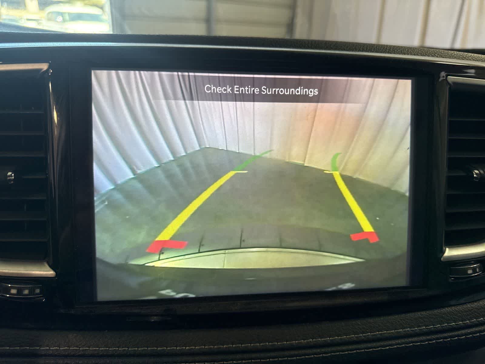 Used 2021 Chrysler Pacifica Limited w/ Uconnect Theater Family Group FWD image 24