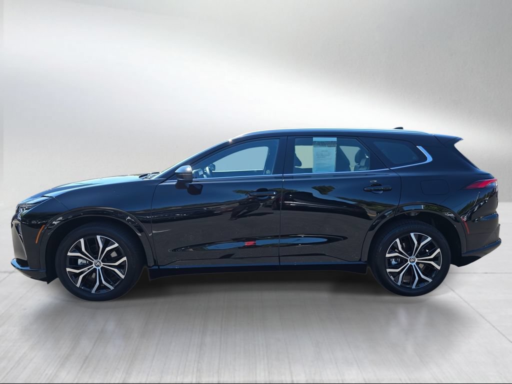 Used 2025 Toyota Crown Signia AWD/4WD image 6