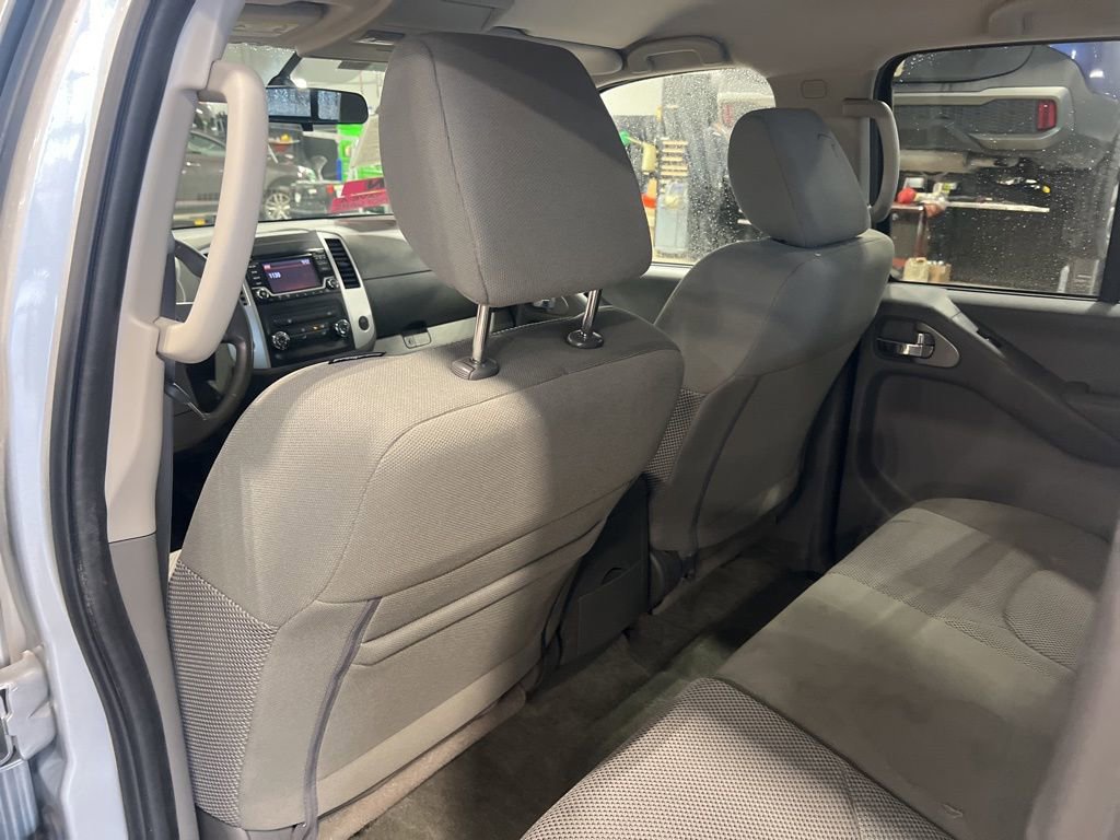 Certified 2018 Nissan Frontier SV image 9