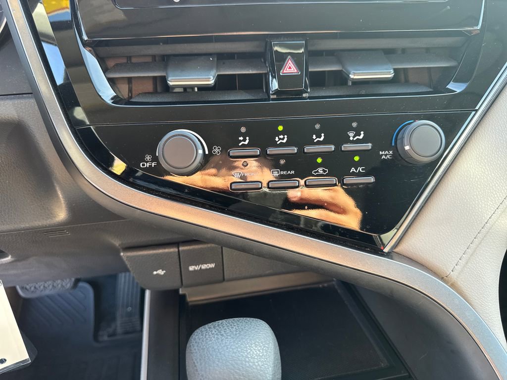 Used 2021 Toyota Camry LE AWD/4WD image 24