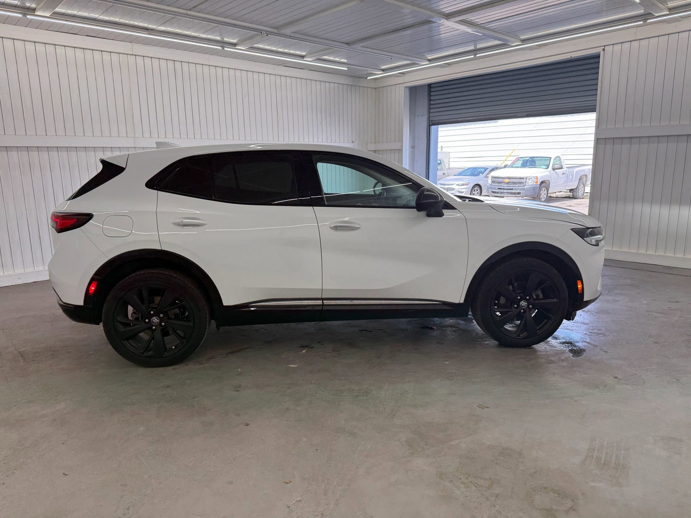 Used 2022 Buick Envision Essence w/ Sport Touring Package image 4