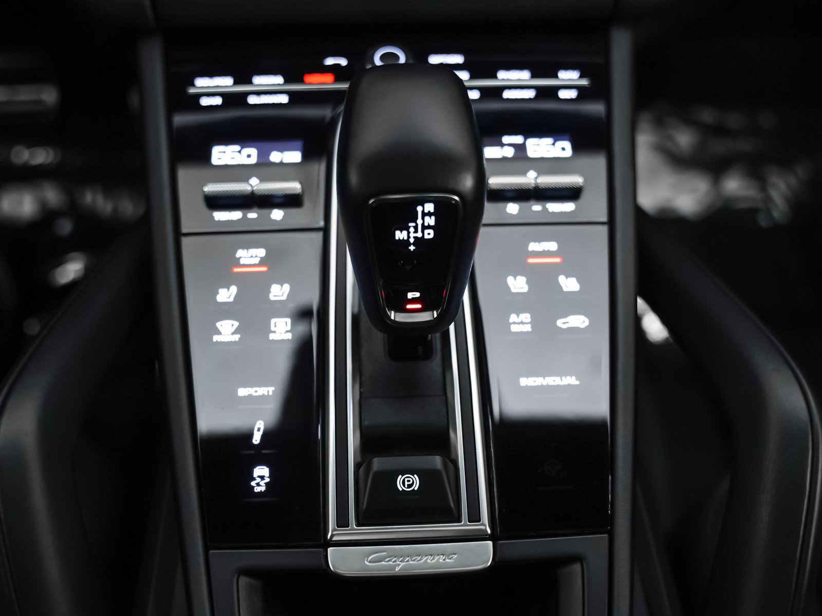 Used 2023 Porsche Cayenne S w/ Premium Package image 20