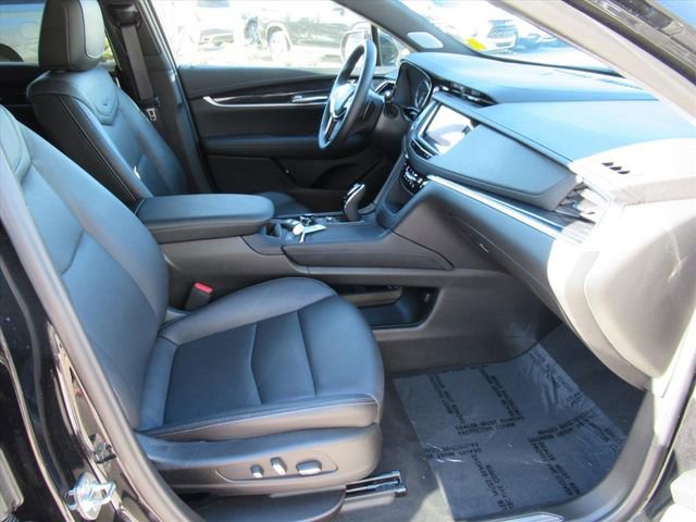 Certified 2025 Cadillac XT5 Premium Luxury image 11