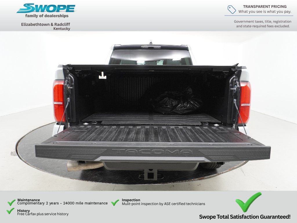 Used 2025 Toyota Tacoma SR5 AWD/4WD image 9