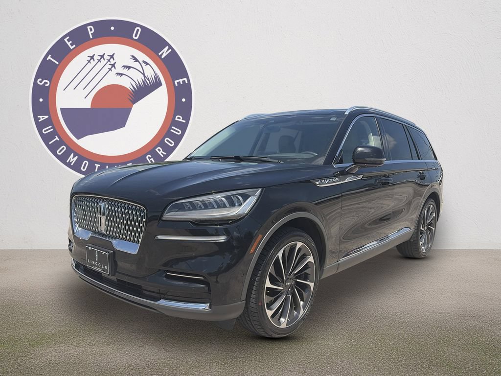 Used 2023 Lincoln Aviator Reserve w/ Equipment Group 201A RWD image 2