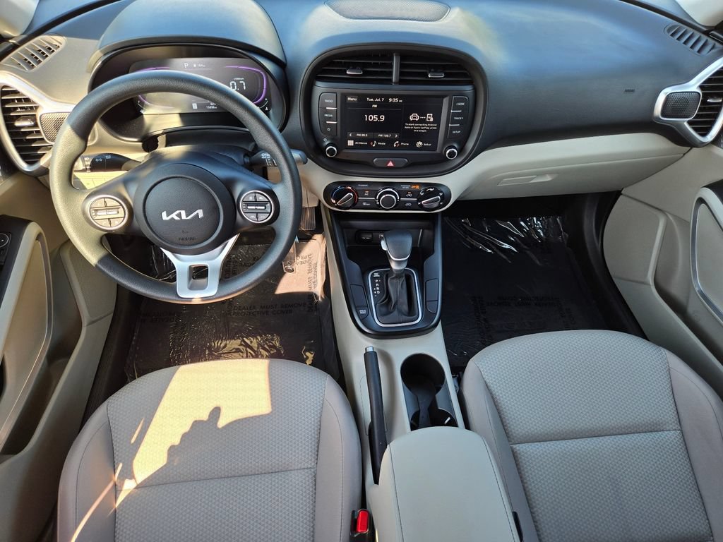Certified 2025 Kia Soul LX w/ LX Technology Package FWD image 19