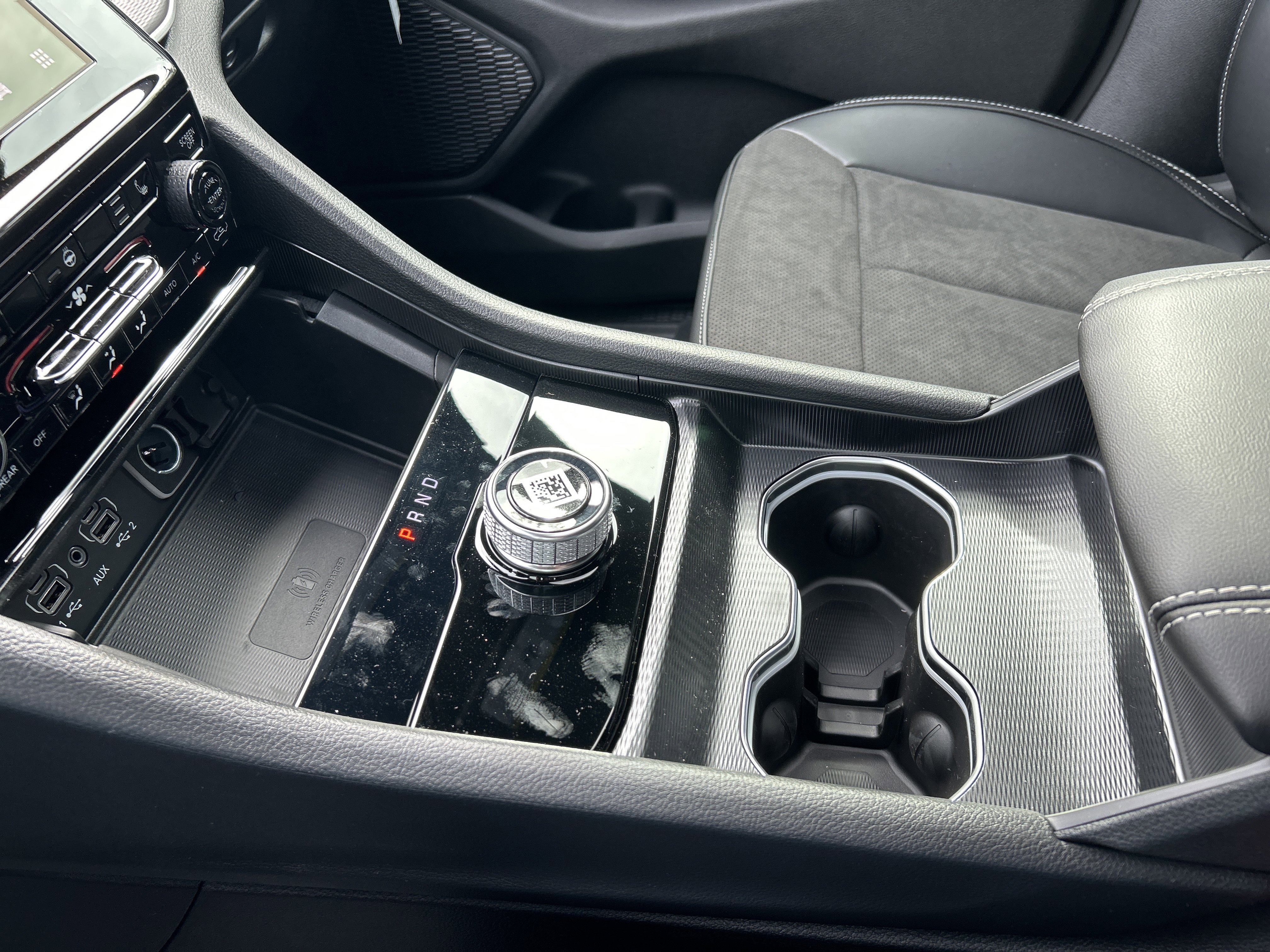 New 2025 Jeep Grand Cherokee Altitude image 25