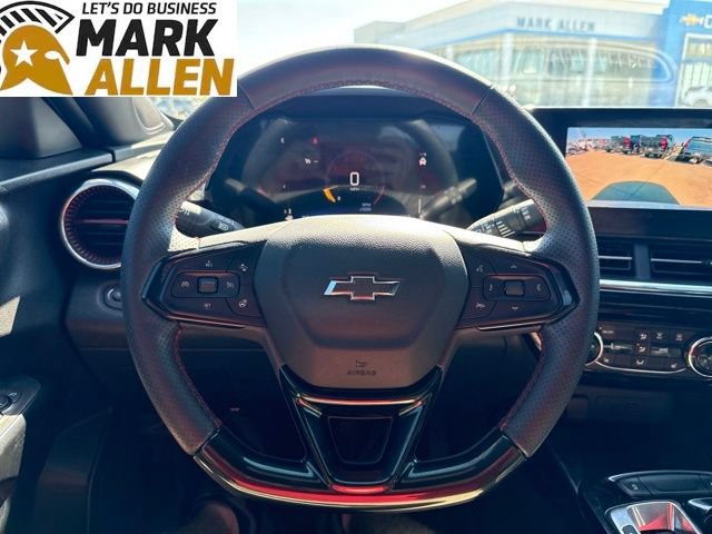 Used 2025 Chevrolet Trax RS w/ Sunroof Package FWD image 12