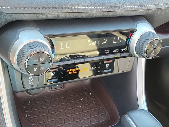 Used 2020 Toyota RAV4 Limited w/ Limited Grade Weather Package AWD/4WD image 29