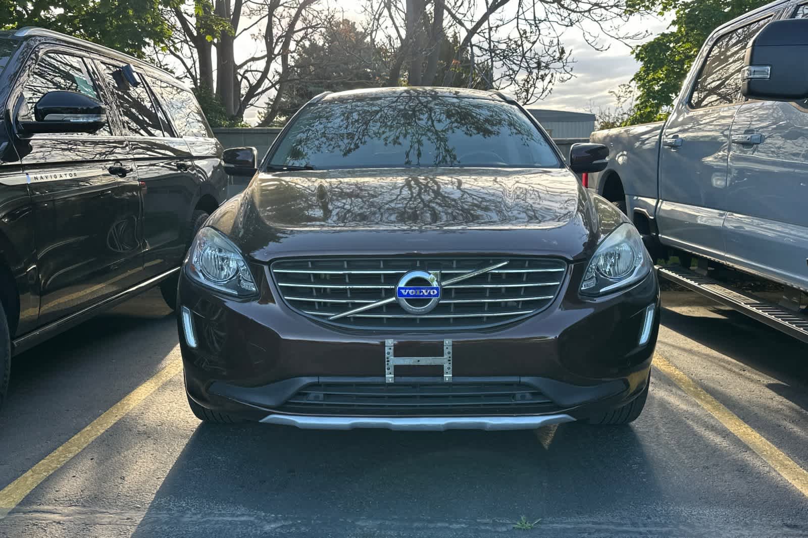 Used 2016 Volvo XC60 T6 w/ Protection Package AWD/4WD image 2