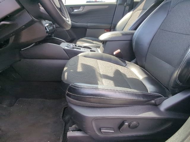 Used 2025 Ford Escape SE image 23