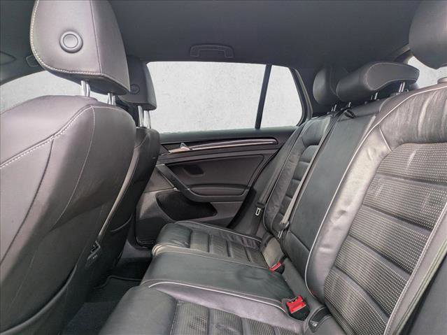 Used 2018 Volkswagen Golf 4-Door image 16
