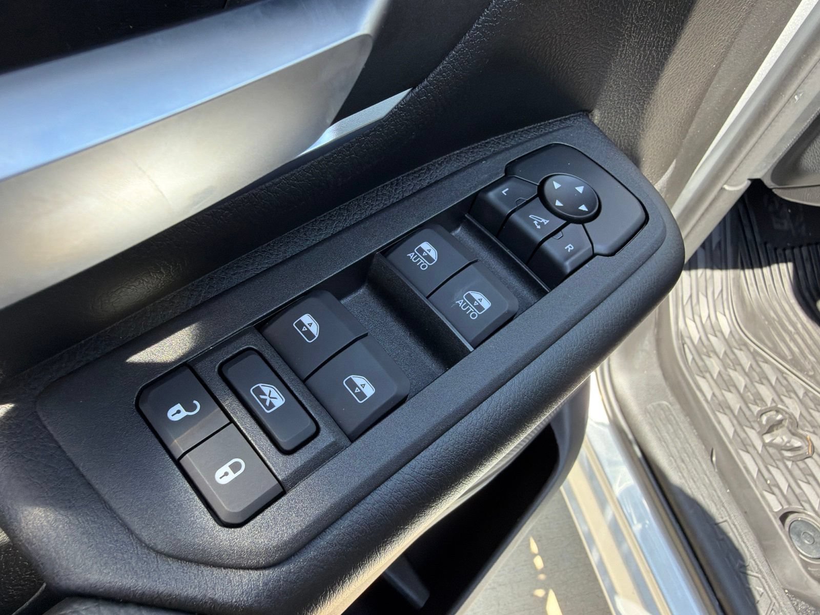 New 2027 RAM 1500 4x4 Crew Cab image 15