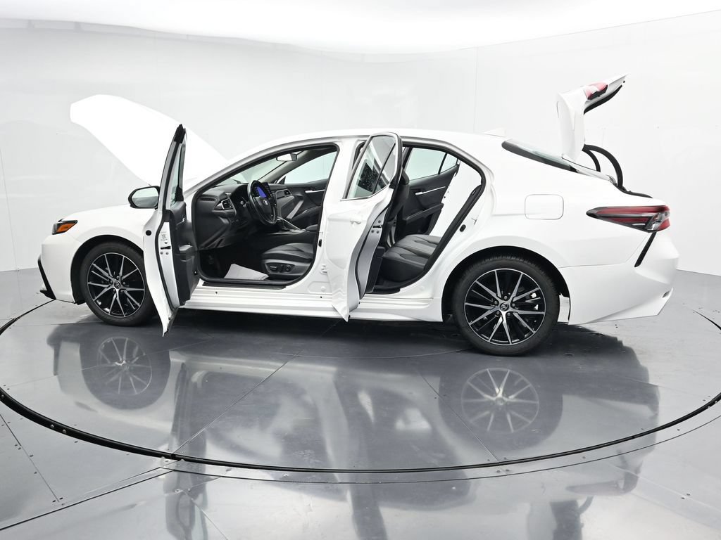 Used 2024 Toyota Camry SE FWD image 39