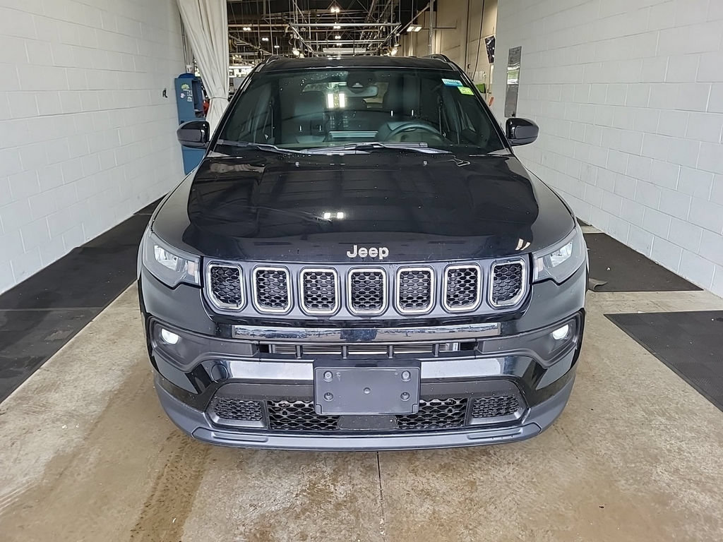 Used 2023 Jeep Compass Latitude AWD/4WD image 2