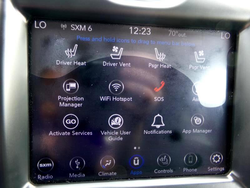 Used 2018 Chrysler 300 Limited image 22