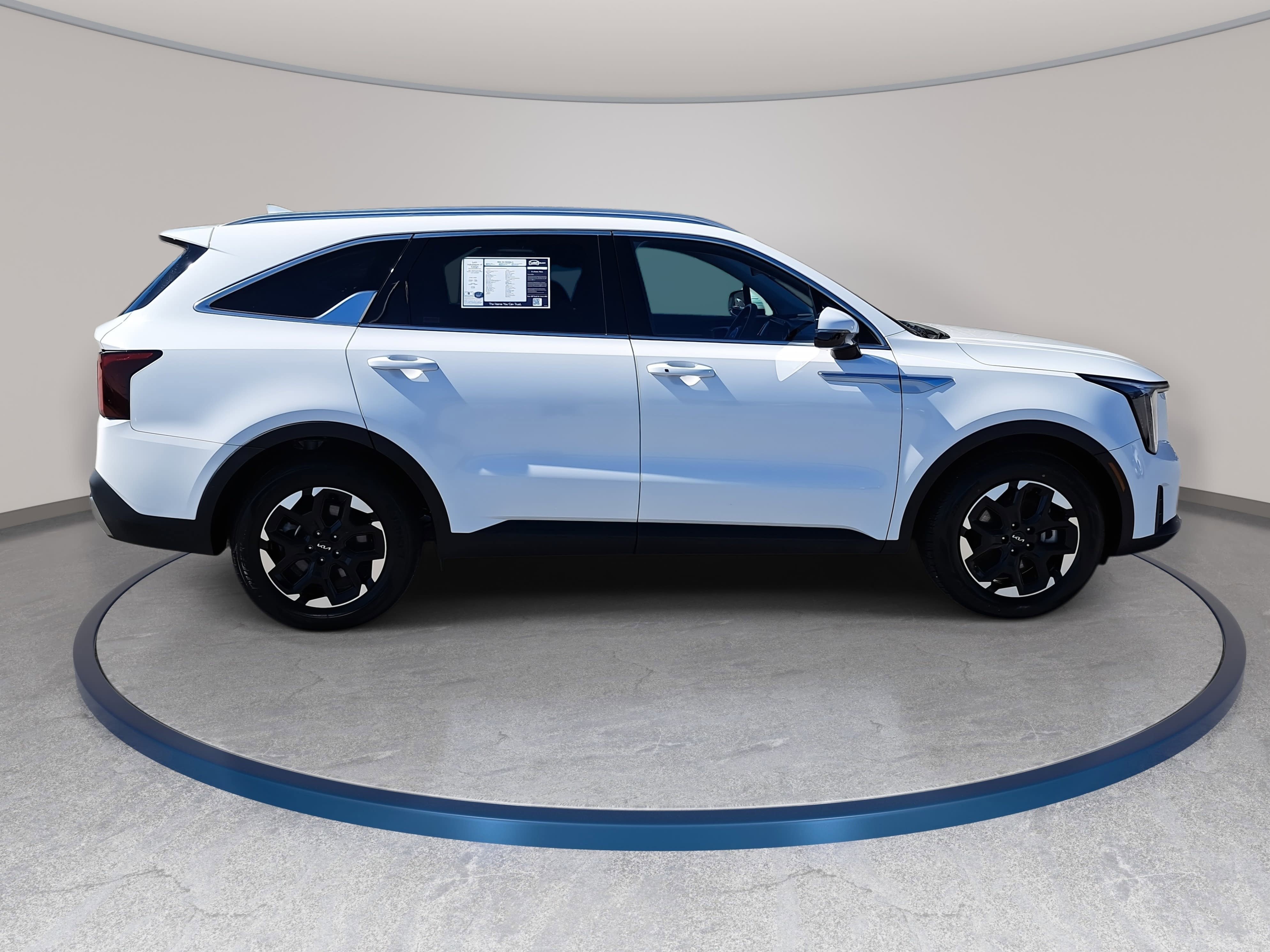 Used 2024 Kia Sorento S FWD image 4