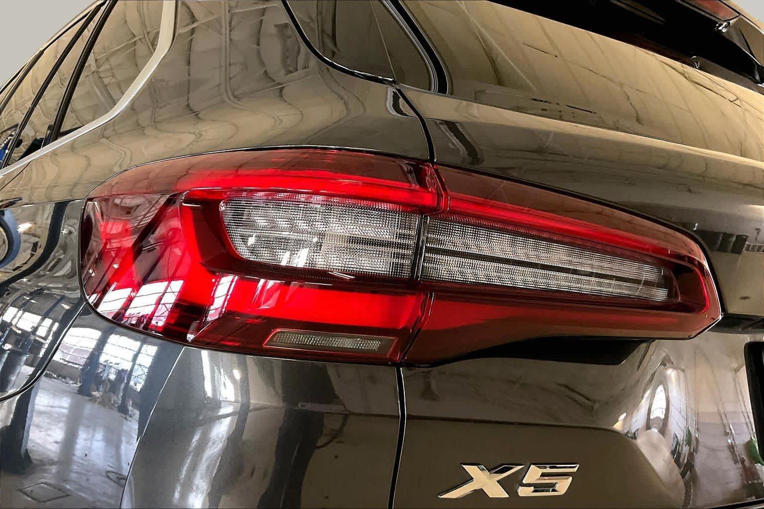 Used 2023 BMW X5 sDrive40i w/ Premium Package RWD image 26