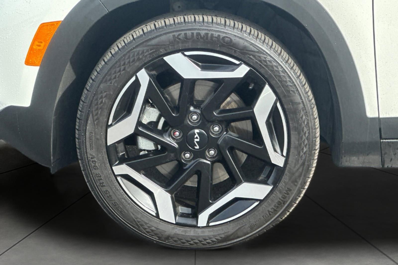 Used 2025 Kia Seltos SX image 32