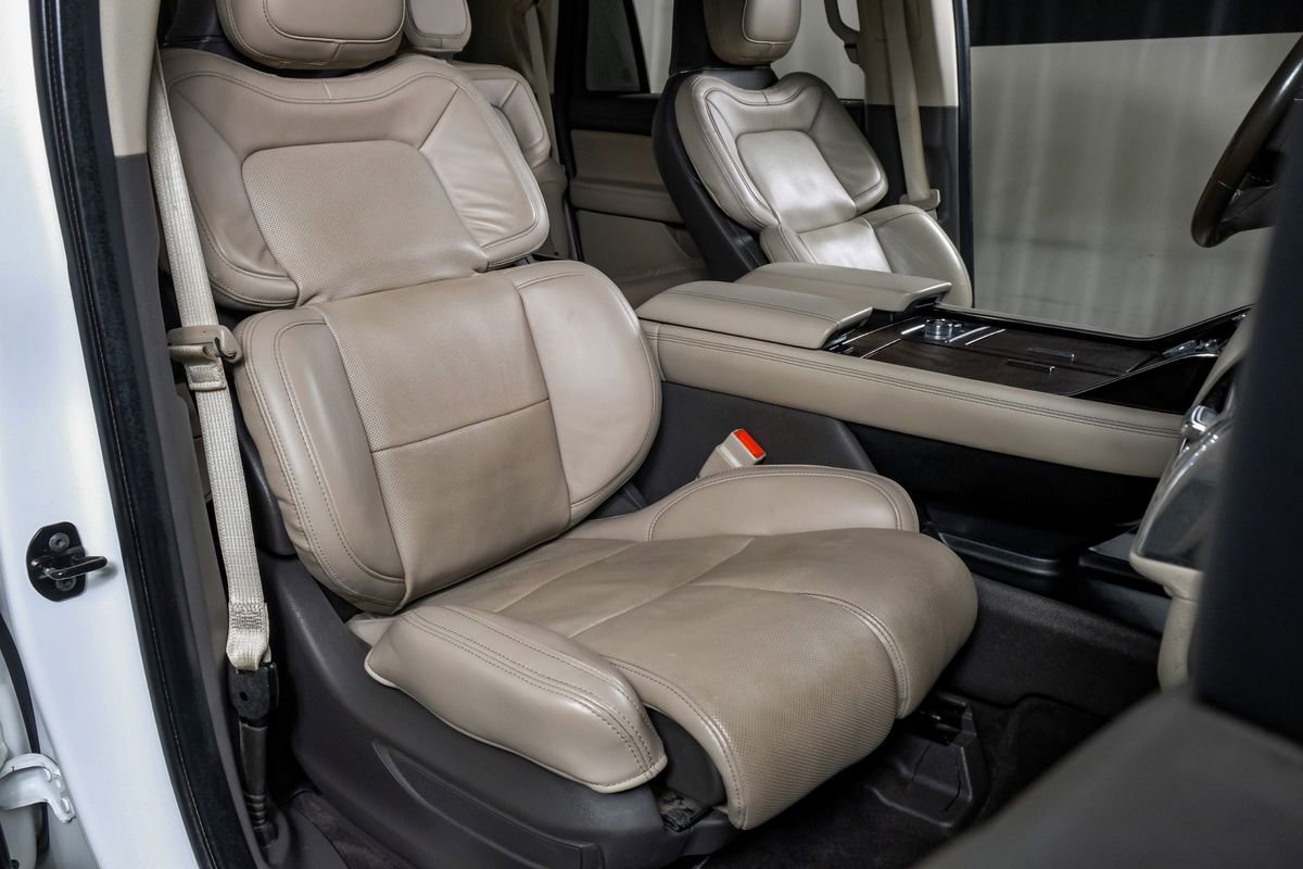 Used 2022 Lincoln Navigator L Reserve image 25